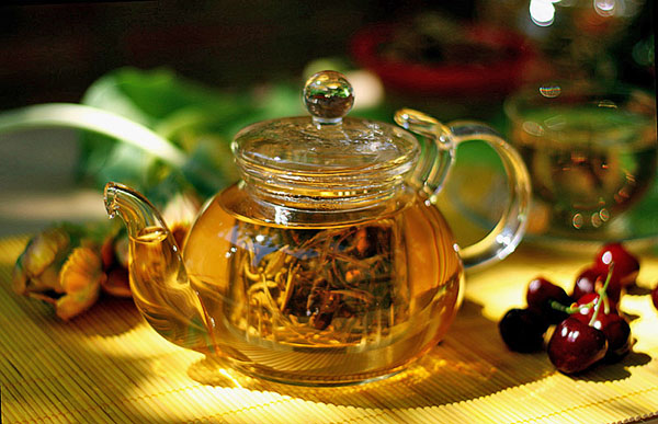 Заварочный чайник с сетчатым контейнером для чайного листа