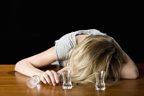 Алкоголизм - это неконтролируемая тяга к спиртному
