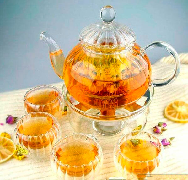 Стеклянный чайник используют для заваривания чая разных видов